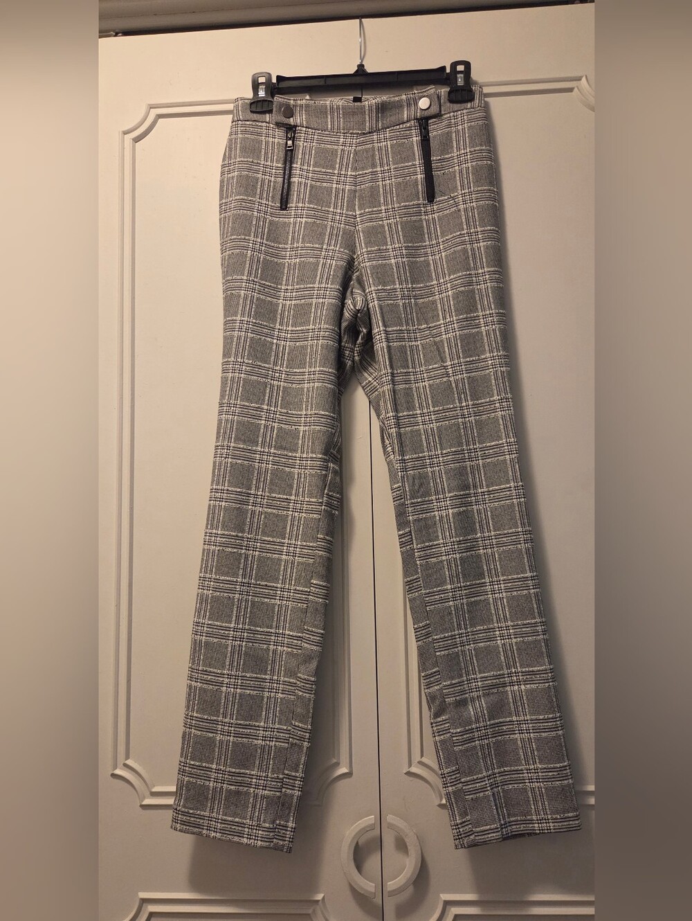 BCBGMaxAzria Gray Plaid Straight-Slim Ankle  Pants